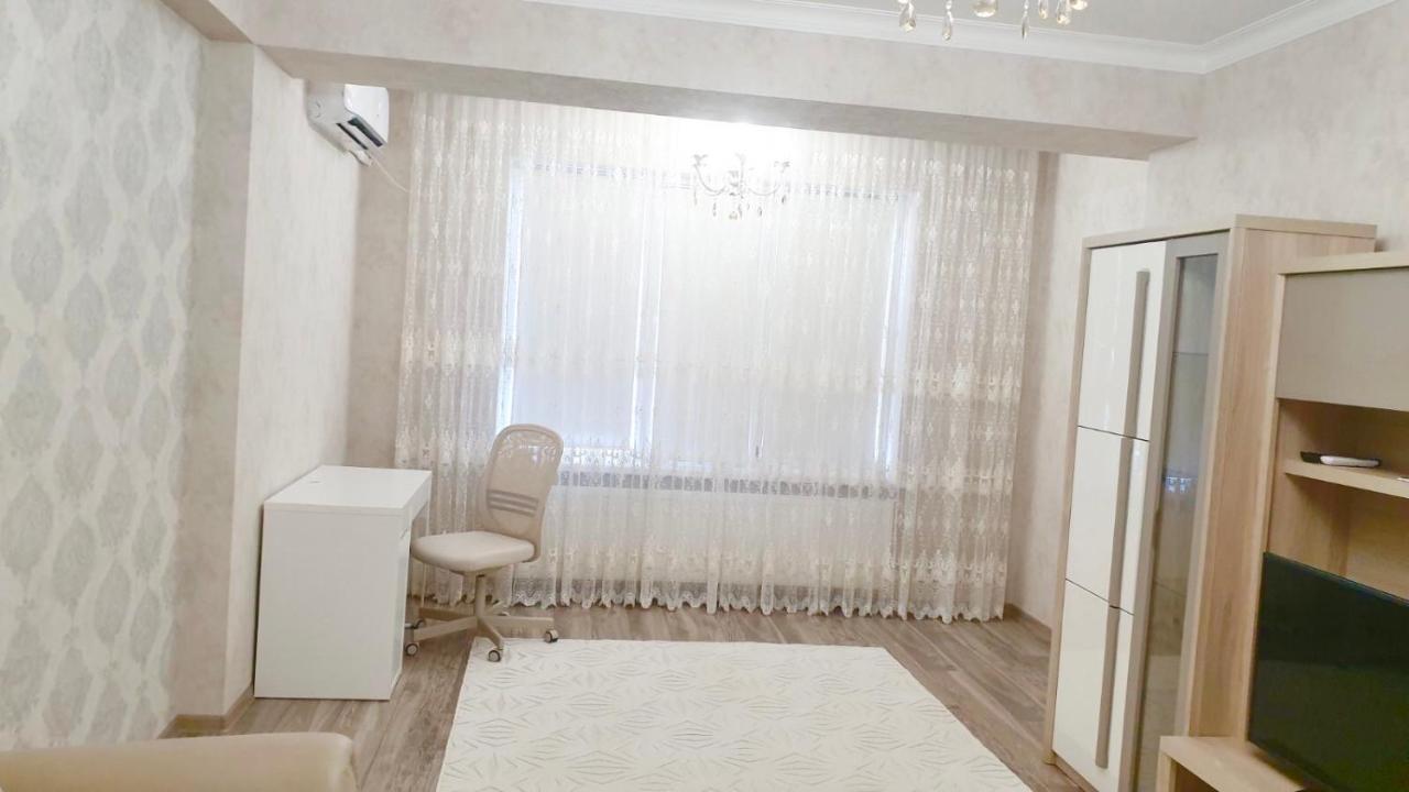 Center Apartment On Albisoara Street Chişinău Esterno foto