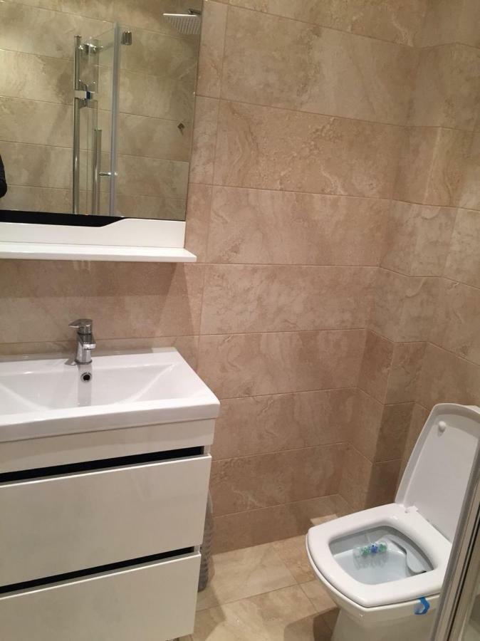 Center Apartment On Albisoara Street Chişinău Esterno foto