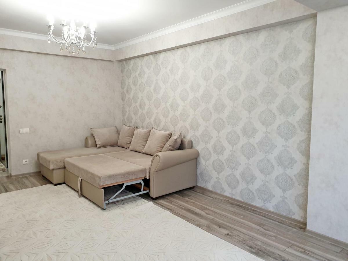 Center Apartment On Albisoara Street Chişinău Esterno foto