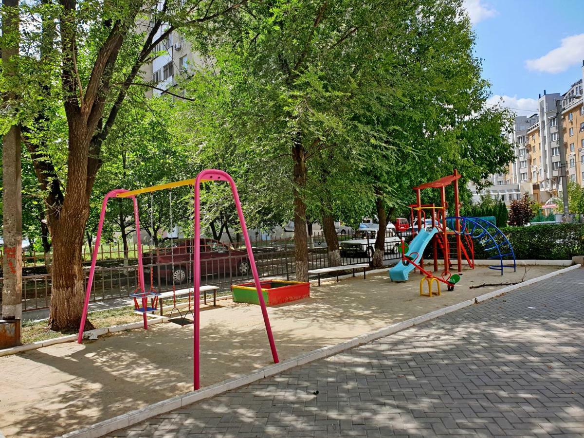 Center Apartment On Albisoara Street Chişinău Esterno foto